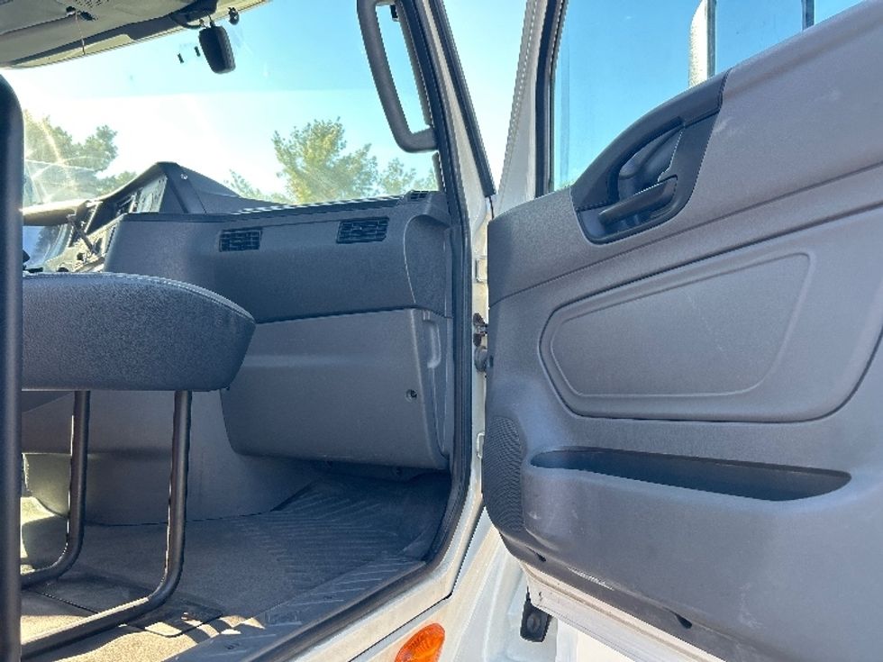 Day Cab Tractor-Heavy Duty Tractors-International-2019-LT625-Essex-MD-138,861\n\t\tmiles-$ 26,500 - Image 12