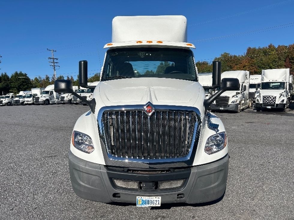 Day Cab Tractor-Heavy Duty Tractors-International-2019-LT625-Essex-MD-138,861\n\t\tmiles-$ 26,500 - Image 2