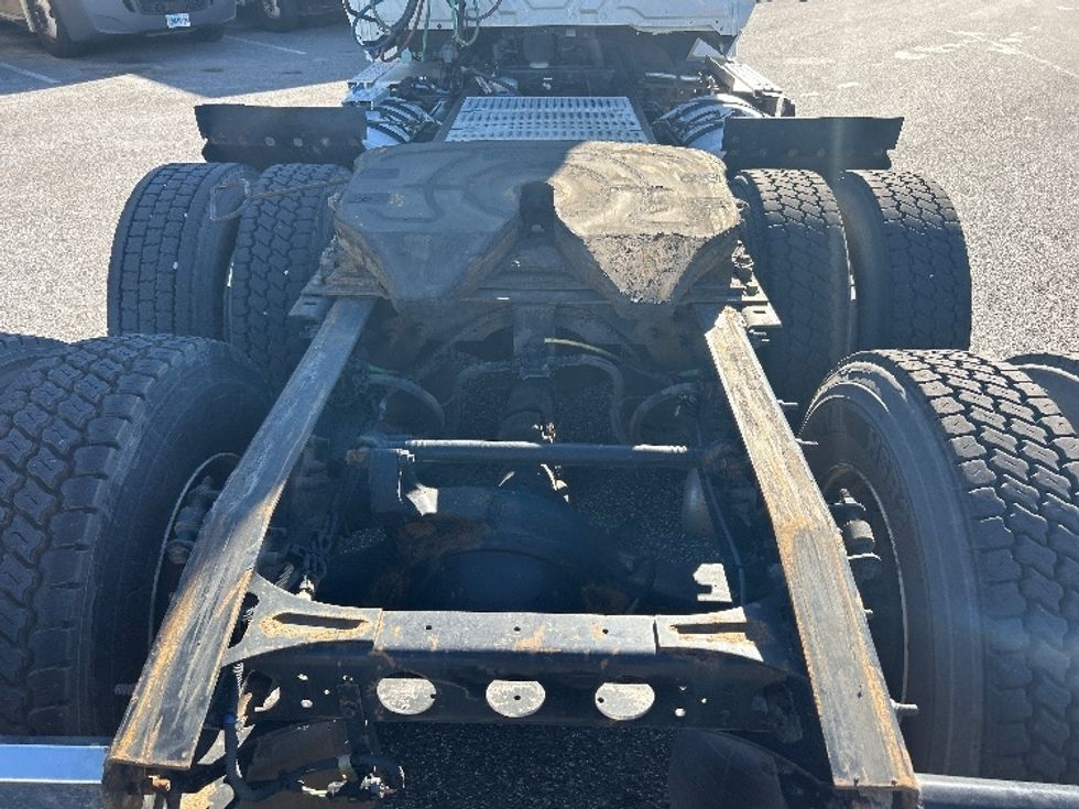 Day Cab Tractor-Heavy Duty Tractors-International-2019-LT625-Essex-MD-138,861\n\t\tmiles-$ 26,500 - Image 6