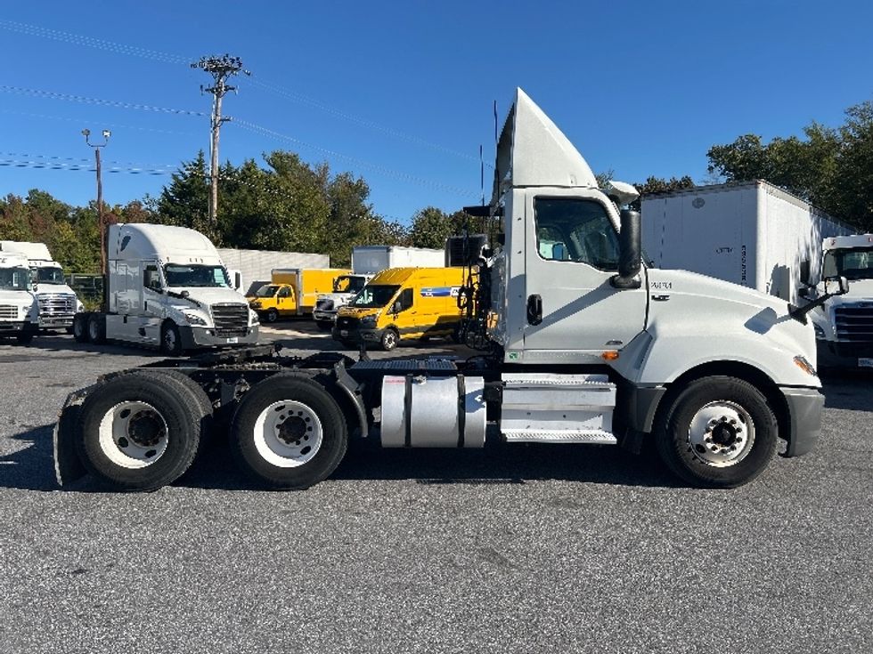 Day Cab Tractor-Heavy Duty Tractors-International-2019-LT625-Essex-MD-138,861\n\t\tmiles-$ 26,500 - Image 8