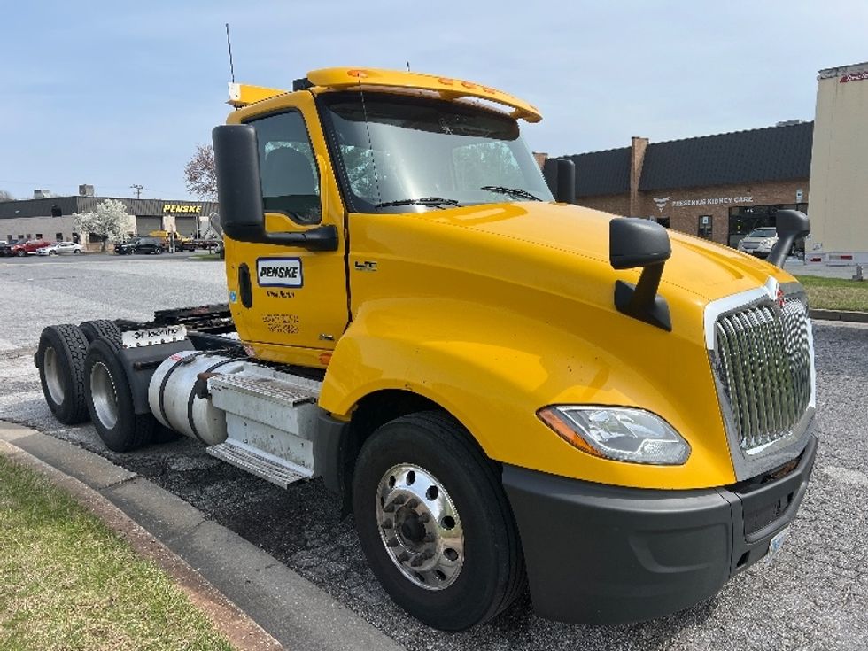 Day Cab Tractor-Heavy Duty Tractors-International-2019-LT625-Essex-MD-357,493\n\t\tmiles-$ 23,000 - Image 1