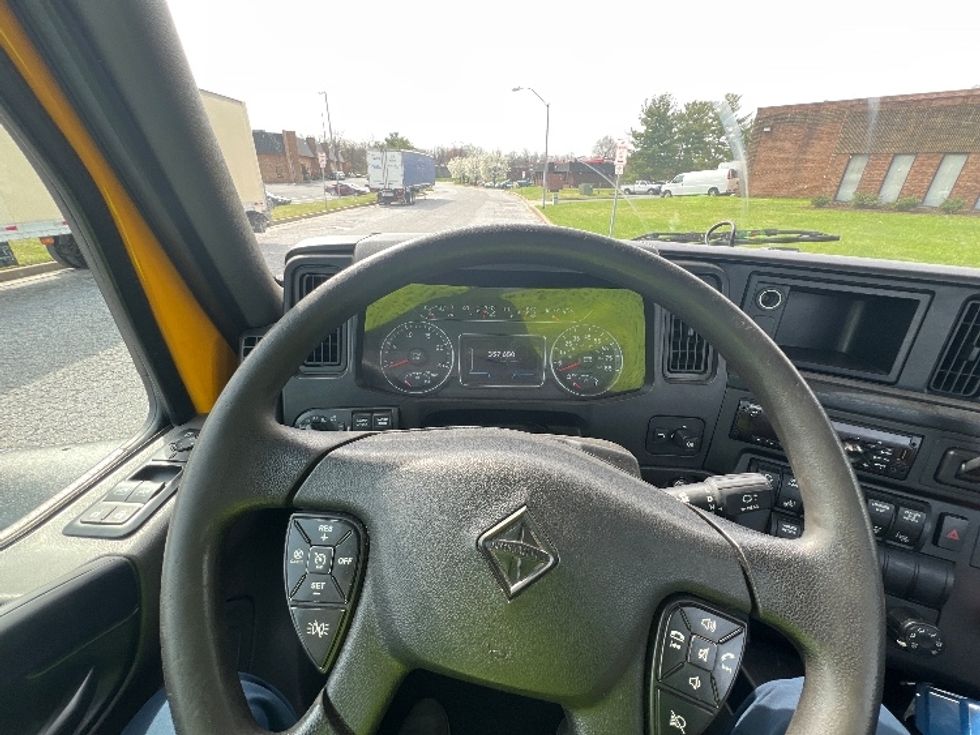 Day Cab Tractor-Heavy Duty Tractors-International-2019-LT625-Essex-MD-357,493\n\t\tmiles-$ 23,000 - Image 11