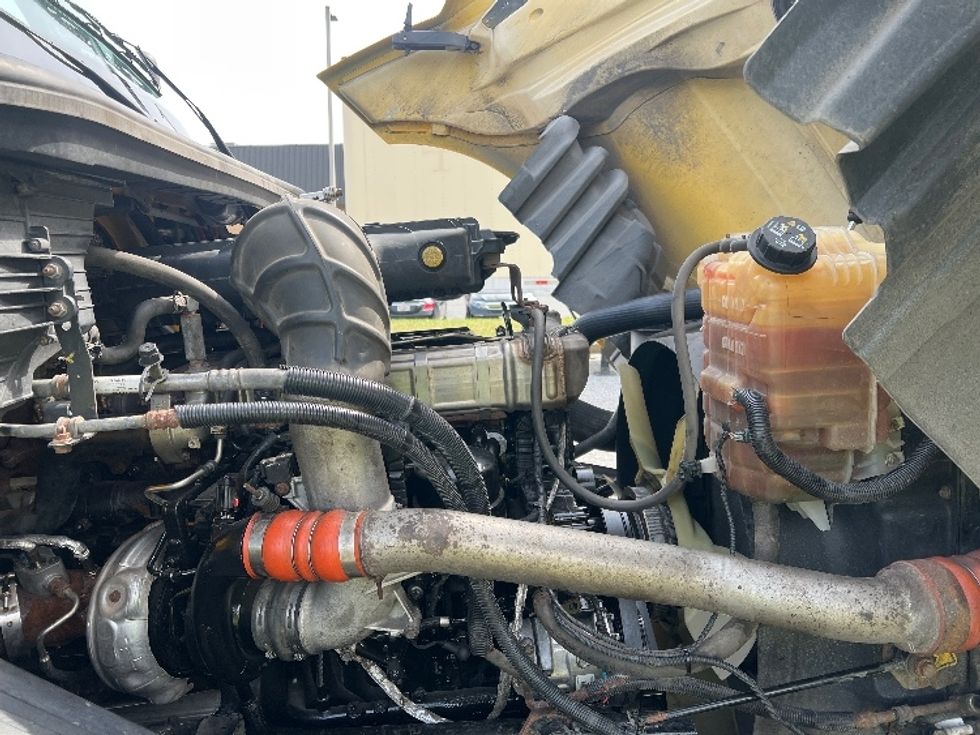 Day Cab Tractor-Heavy Duty Tractors-International-2019-LT625-Essex-MD-357,493\n\t\tmiles-$ 23,000 - Image 15