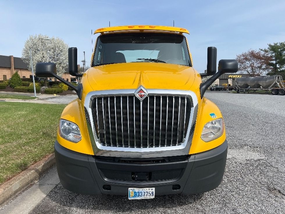 Day Cab Tractor-Heavy Duty Tractors-International-2019-LT625-Essex-MD-357,493\n\t\tmiles-$ 23,000 - Image 2