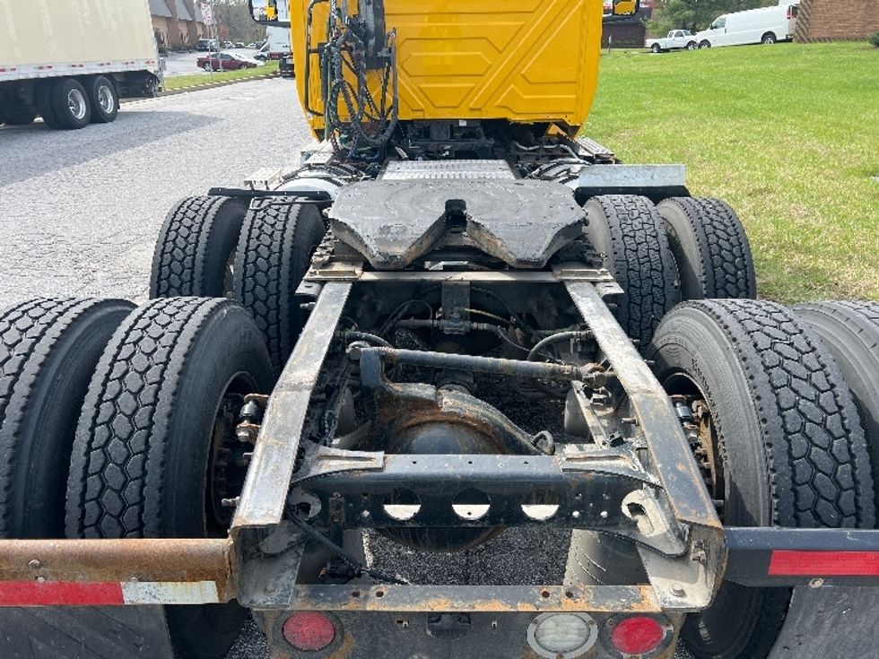 Day Cab Tractor-Heavy Duty Tractors-International-2019-LT625-Essex-MD-357,493\n\t\tmiles-$ 23,000 - Image 6