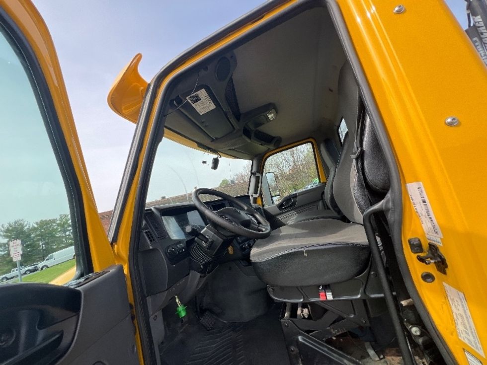 Day Cab Tractor-Heavy Duty Tractors-International-2019-LT625-Essex-MD-357,493\n\t\tmiles-$ 23,000 - Image 9