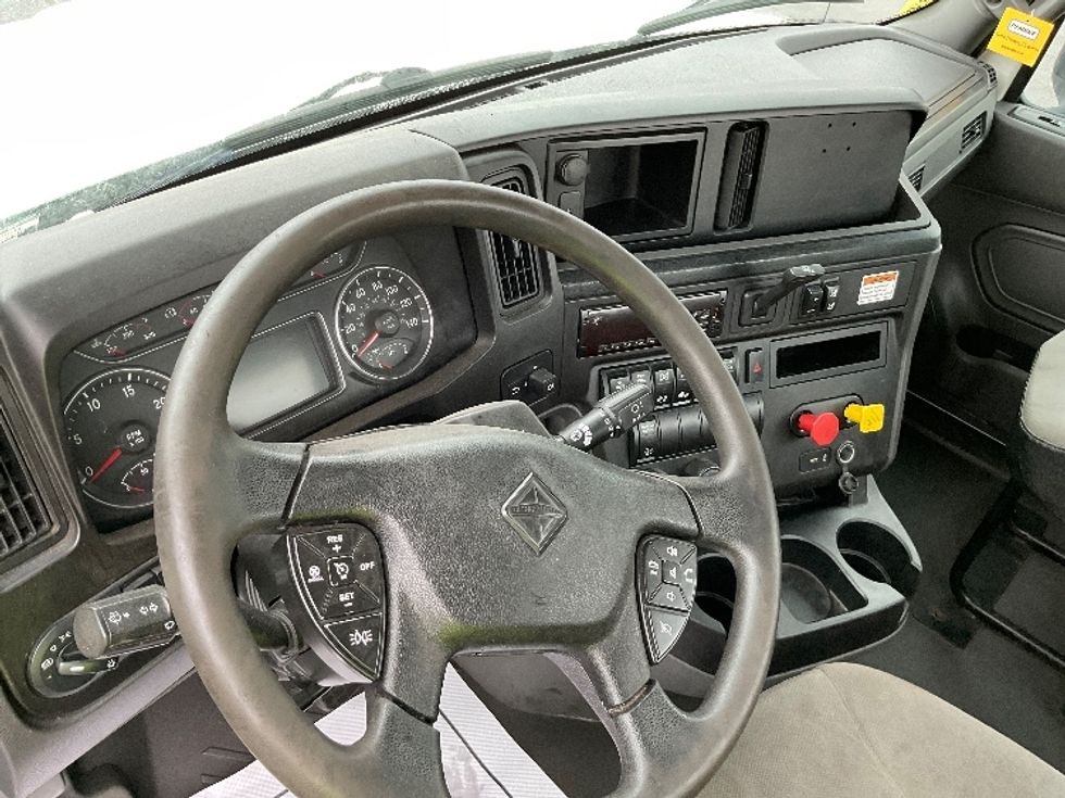 Day Cab Tractor-Heavy Duty Tractors-International-2019-LT625-Etobicoke-ON-259,199\n\t\tkm-$ 34,750 - Image 10