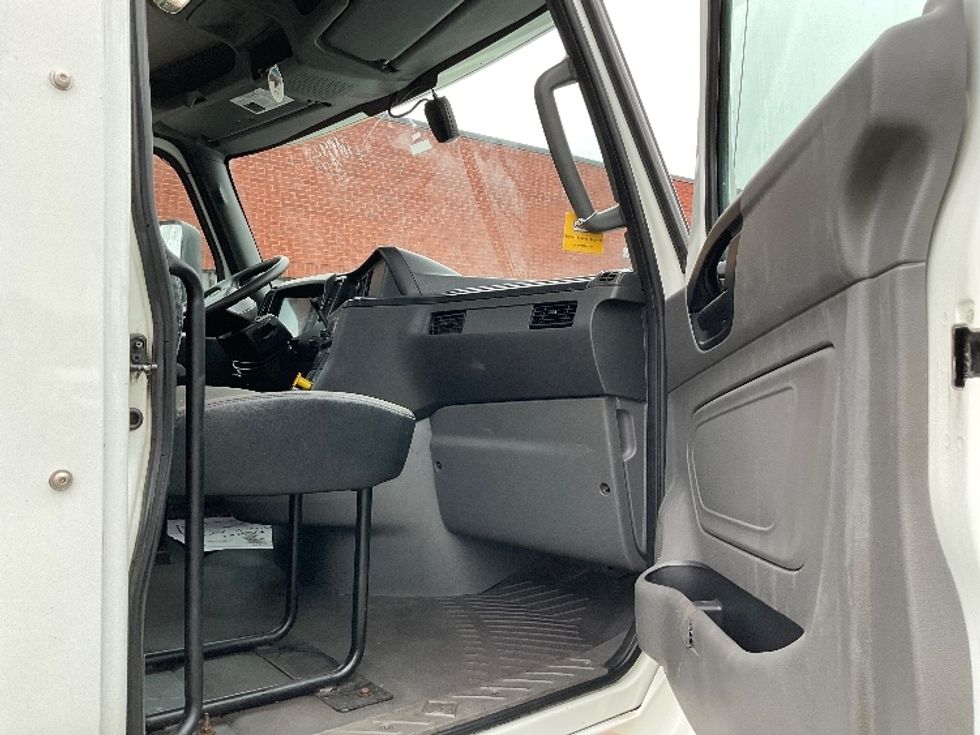 Day Cab Tractor-Heavy Duty Tractors-International-2019-LT625-Etobicoke-ON-259,199\n\t\tkm-$ 34,750 - Image 12