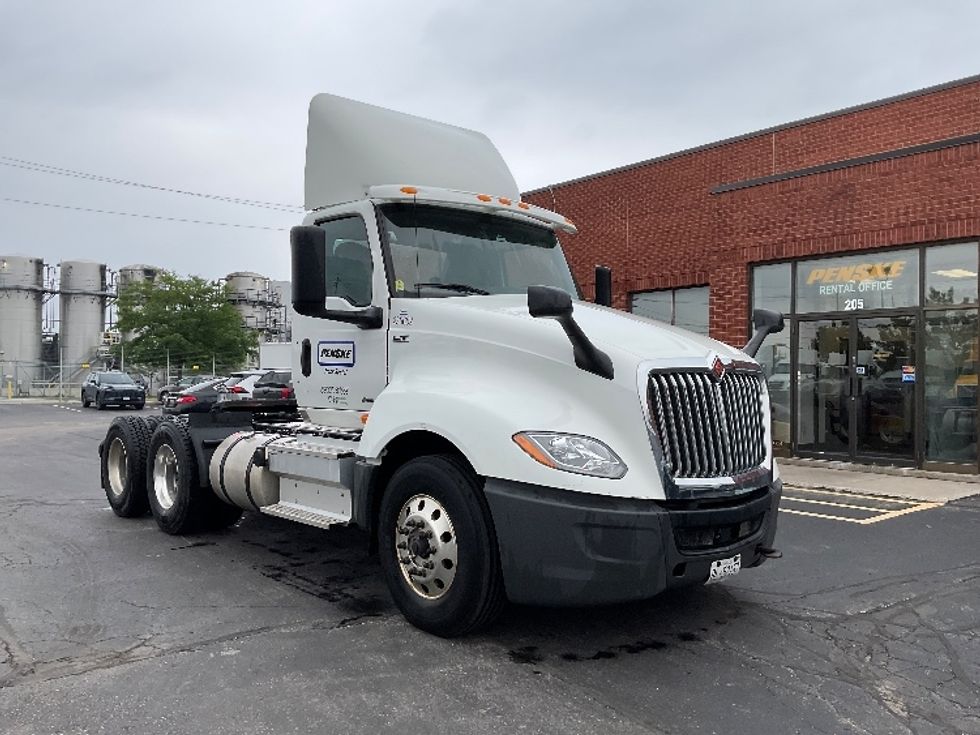 Day Cab Tractor-Heavy Duty Tractors-International-2019-LT625-Etobicoke-ON-259,199\n\t\tkm-$ 34,750 - Image 3