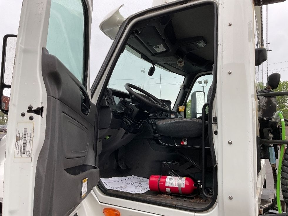 Day Cab Tractor-Heavy Duty Tractors-International-2019-LT625-Etobicoke-ON-259,199\n\t\tkm-$ 34,750 - Image 9