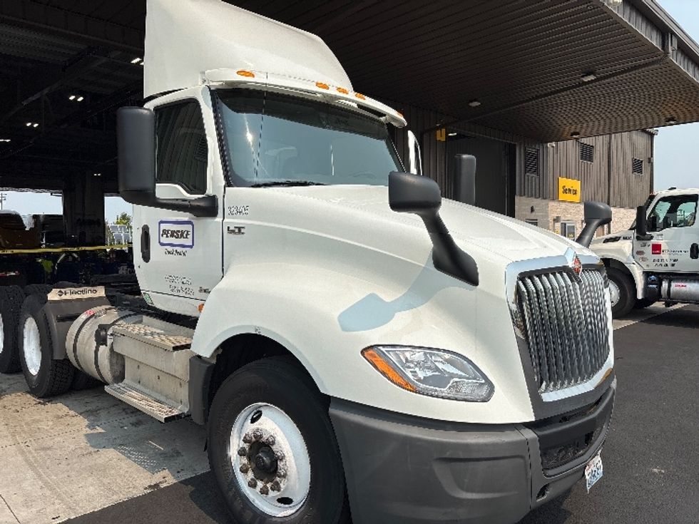 Day Cab Tractor-Heavy Duty Tractors-International-2019-LT625-Everett-WA-405,077\n\t\tmiles-$ 24,000 - Image 1
