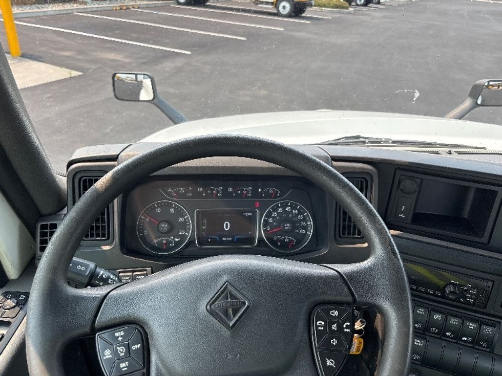 Day Cab Tractor-Heavy Duty Tractors-International-2019-LT625-Everett-WA-405,077\n\t\tmiles-$ 24,000 - Image 11