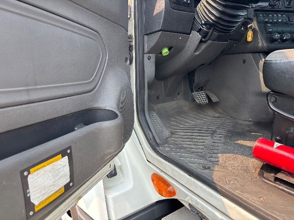 Day Cab Tractor-Heavy Duty Tractors-International-2019-LT625-Everett-WA-405,077\n\t\tmiles-$ 24,000 - Image 9