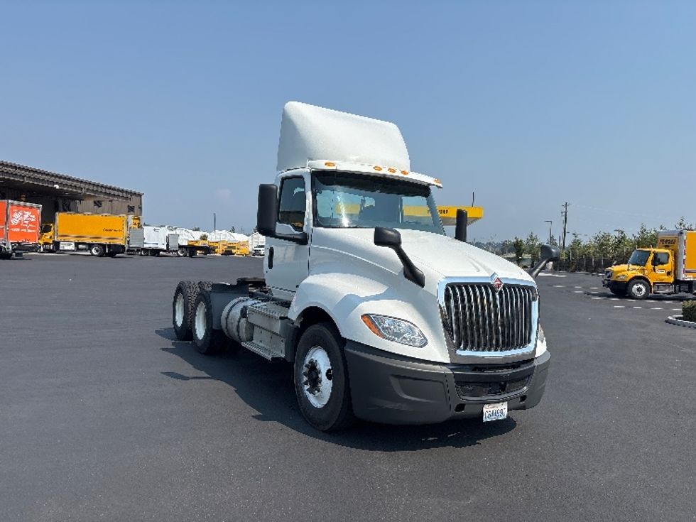 Day Cab Tractor-Heavy Duty Tractors-International-2019-LT625-Everett-WA-420,323\n\t\tmiles-$ 24,000 - Image 1