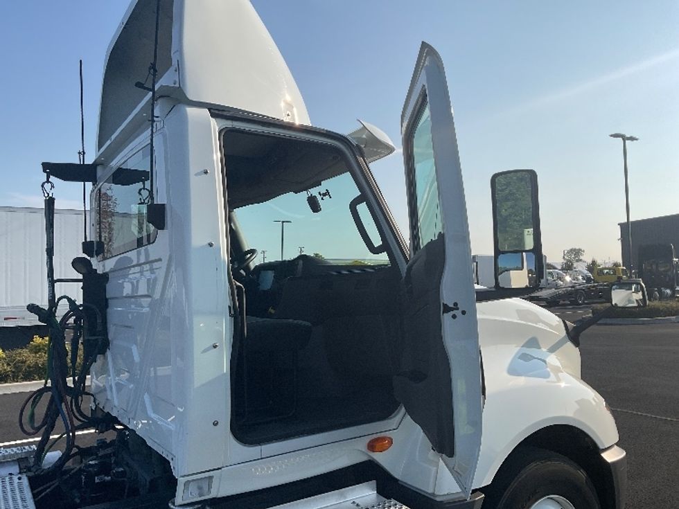 Day Cab Tractor-Heavy Duty Tractors-International-2019-LT625-Everett-WA-661,441\n\t\tmiles-$ 19,250 - Image 11