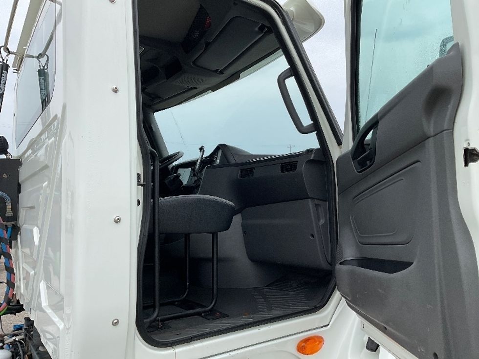 Day Cab Tractor-Heavy Duty Tractors-International-2019-LT625-Flint-MI-586,385\n\t\tmiles-$ 22,250 - Image 12