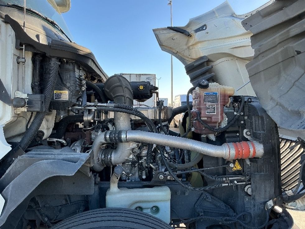 Day Cab Tractor-Heavy Duty Tractors-International-2019-LT625-Fontana-CA-114,750\n\t\tmiles-$ 26,000 - Image 15