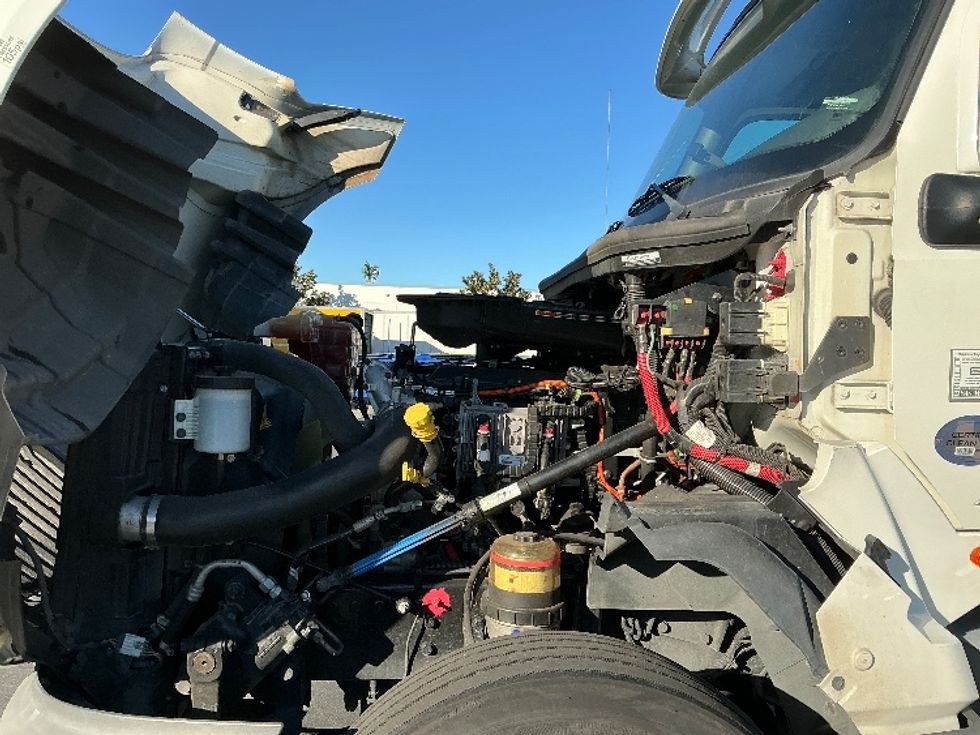 Day Cab Tractor-Heavy Duty Tractors-International-2019-LT625-Fontana-CA-114,750\n\t\tmiles-$ 26,000 - Image 16