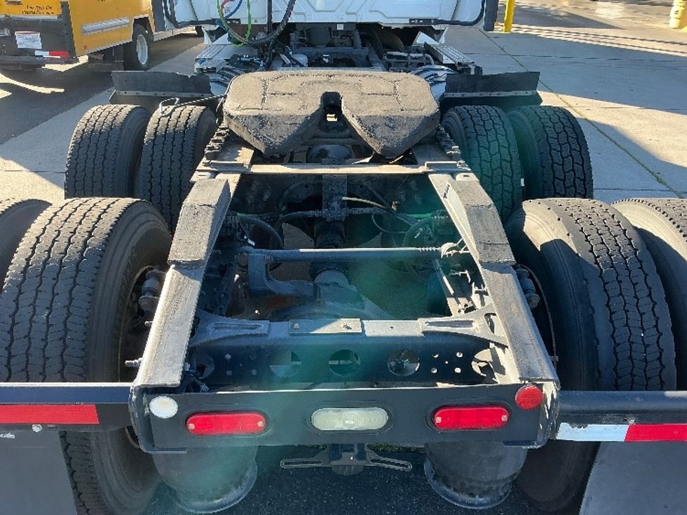 Day Cab Tractor-Heavy Duty Tractors-International-2019-LT625-Fontana-CA-114,750\n\t\tmiles-$ 26,000 - Image 6