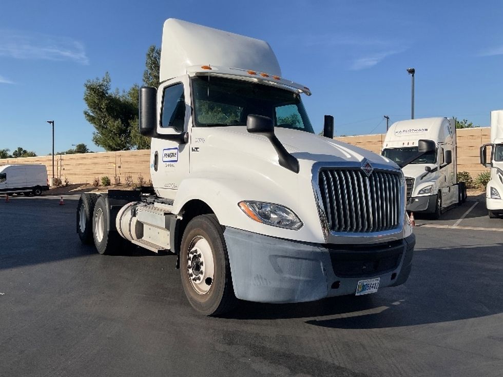 Day Cab Tractor-Heavy Duty Tractors-International-2019-LT625-Fontana-CA-173,830\n\t\tmiles-$ 30,750 - Image 1