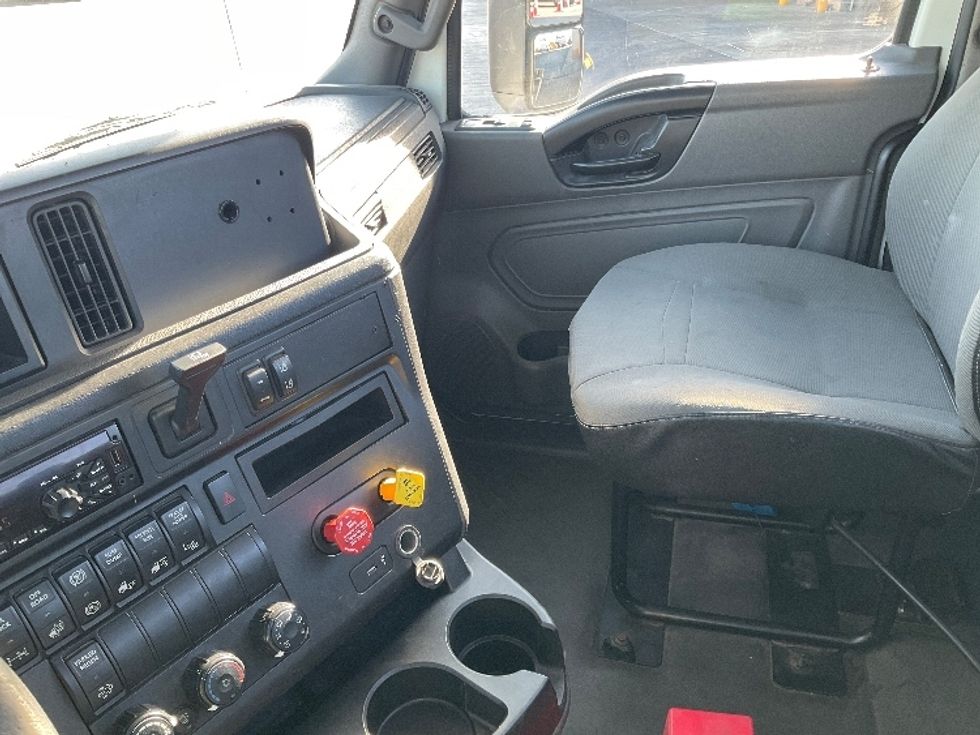 Day Cab Tractor-Heavy Duty Tractors-International-2019-LT625-Fontana-CA-173,830\n\t\tmiles-$ 30,750 - Image 10