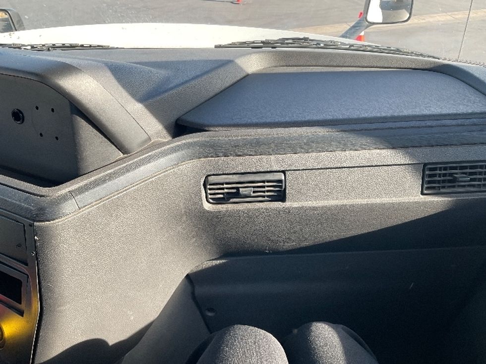 Day Cab Tractor-Heavy Duty Tractors-International-2019-LT625-Fontana-CA-173,830\n\t\tmiles-$ 30,750 - Image 13