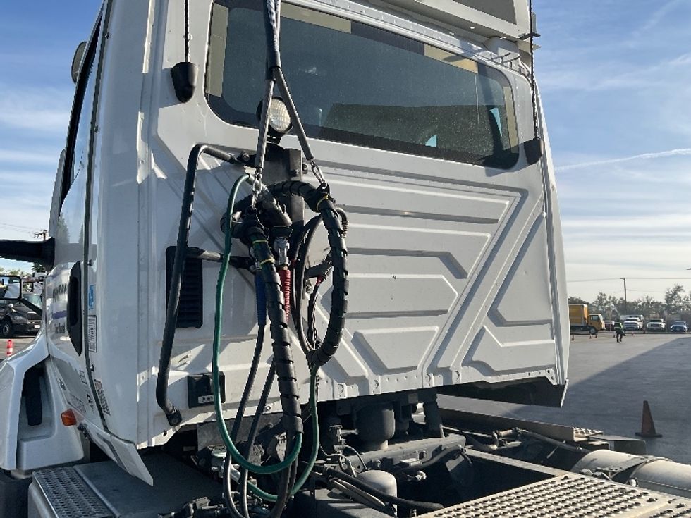 Day Cab Tractor-Heavy Duty Tractors-International-2019-LT625-Fontana-CA-173,830\n\t\tmiles-$ 30,750 - Image 17