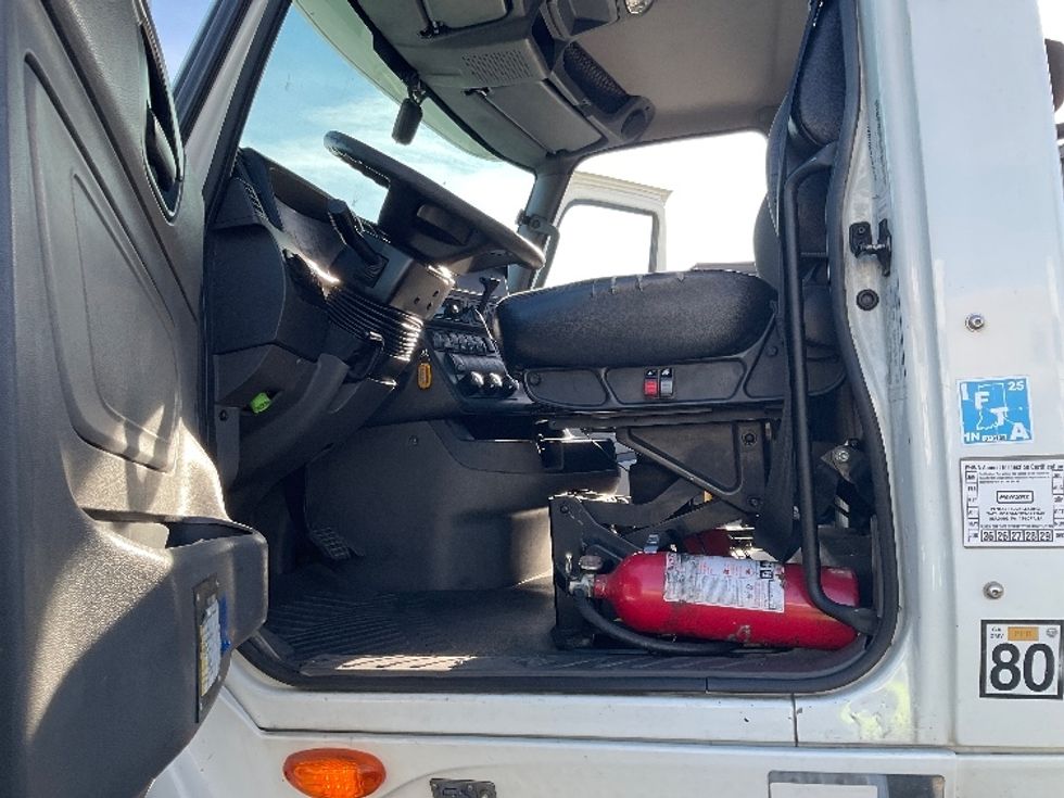 Day Cab Tractor-Heavy Duty Tractors-International-2019-LT625-Fontana-CA-173,830\n\t\tmiles-$ 30,750 - Image 9