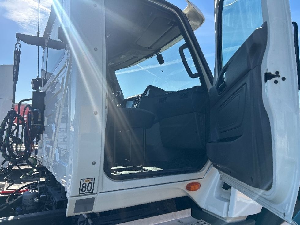 Day Cab Tractor-Heavy Duty Tractors-International-2019-LT625-Fontana-CA-181,454\n\t\tmiles-$ 30,750 - Image 12