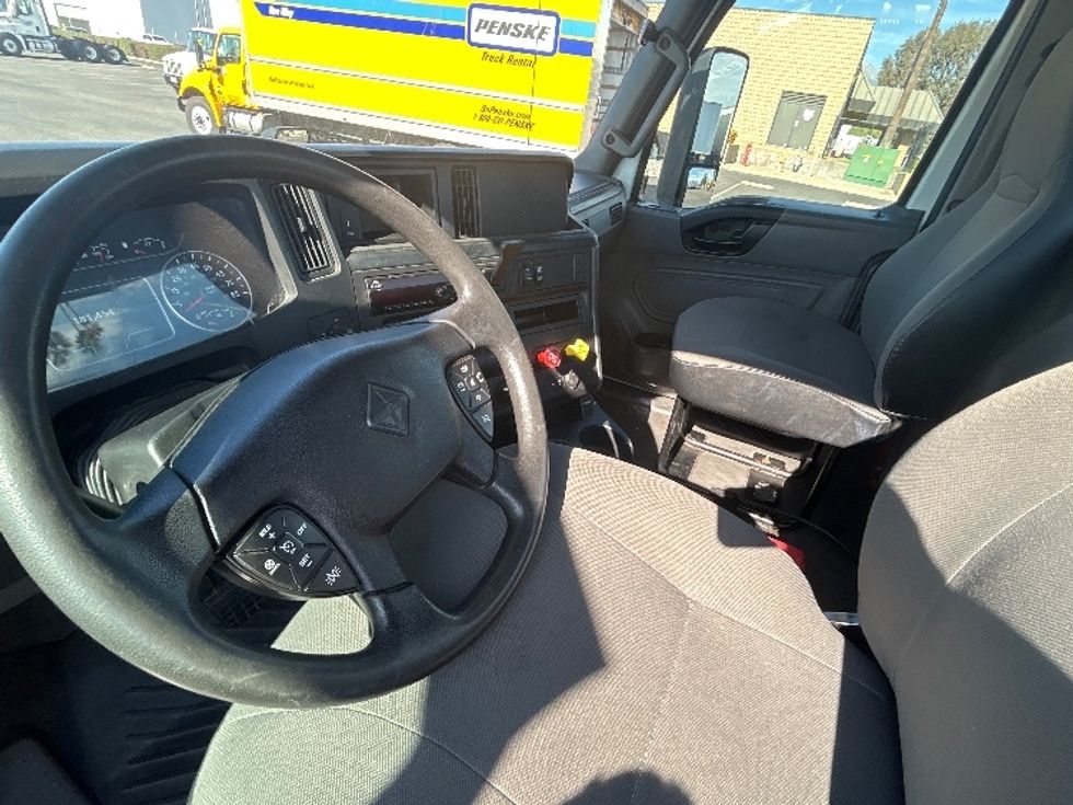 Day Cab Tractor-Heavy Duty Tractors-International-2019-LT625-Fontana-CA-181,468\n\t\tmiles-$ 30,250 - Image 10