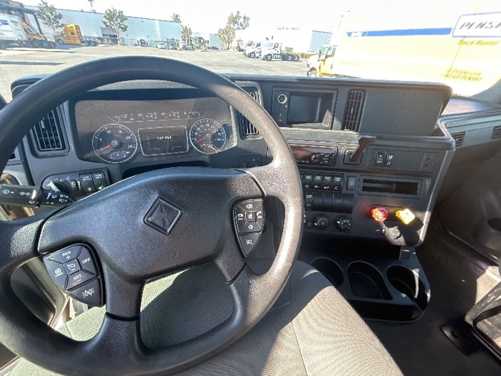 Day Cab Tractor-Heavy Duty Tractors-International-2019-LT625-Fontana-CA-181,468\n\t\tmiles-$ 30,250 - Image 11