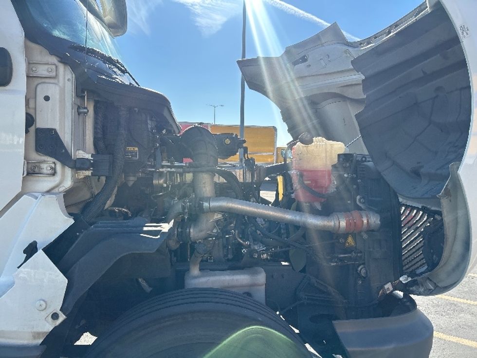 Day Cab Tractor-Heavy Duty Tractors-International-2019-LT625-Fontana-CA-181,468\n\t\tmiles-$ 30,250 - Image 15