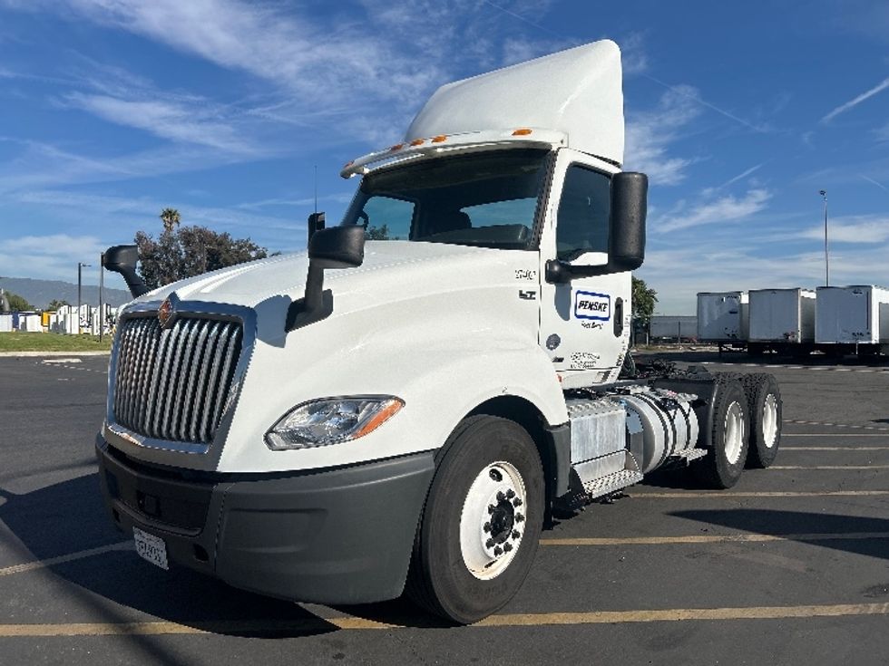 Day Cab Tractor-Heavy Duty Tractors-International-2019-LT625-Fontana-CA-181,468\n\t\tmiles-$ 30,250 - Image 3