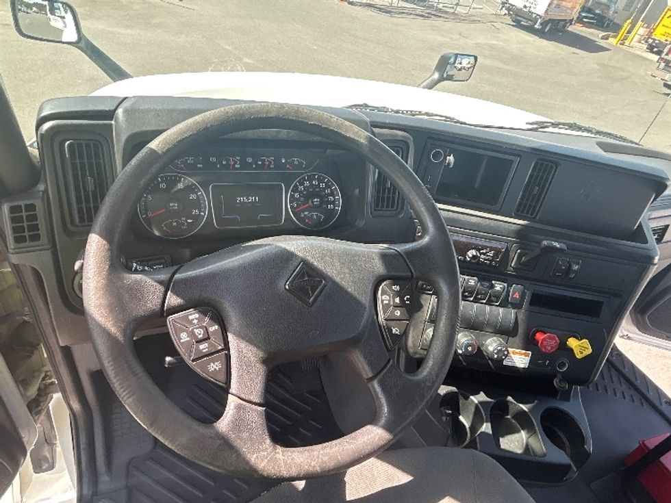 Day Cab Tractor-Heavy Duty Tractors-International-2019-LT625-Fontana-CA-215,520\n\t\tmiles-$ 28,500 - Image 11