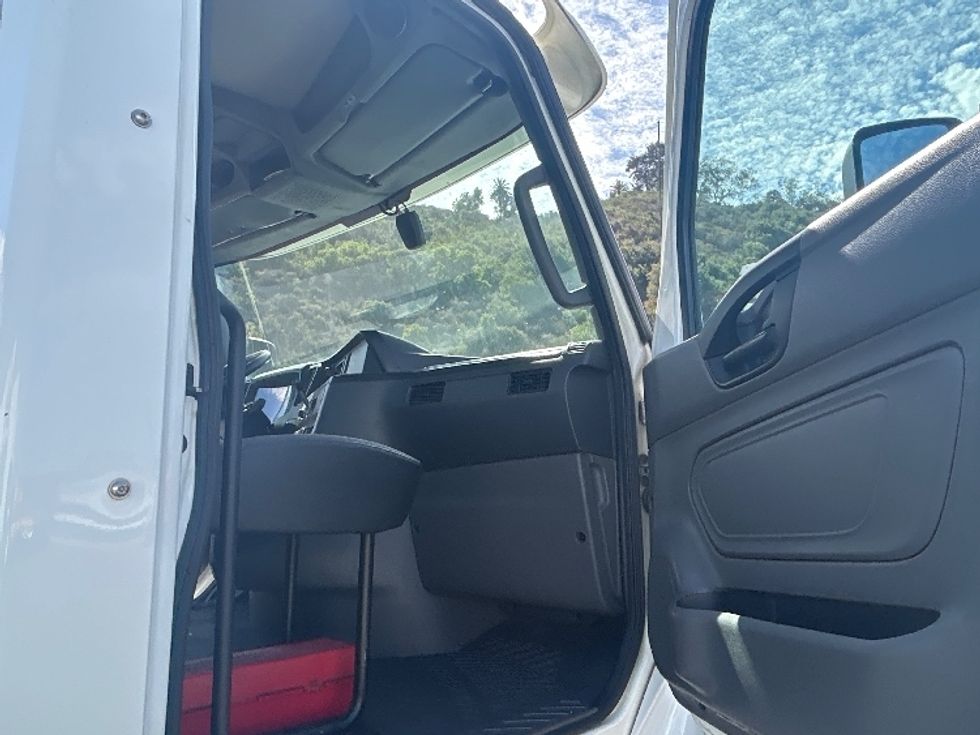 Day Cab Tractor-Heavy Duty Tractors-International-2019-LT625-Fontana-CA-215,520\n\t\tmiles-$ 28,500 - Image 12