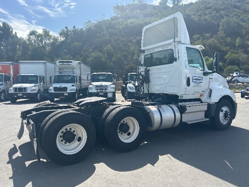 Day Cab Tractor-Heavy Duty Tractors-International-2019-LT625-Fontana-CA-215,520\n\t\tmiles-$ 28,500 - Image 7