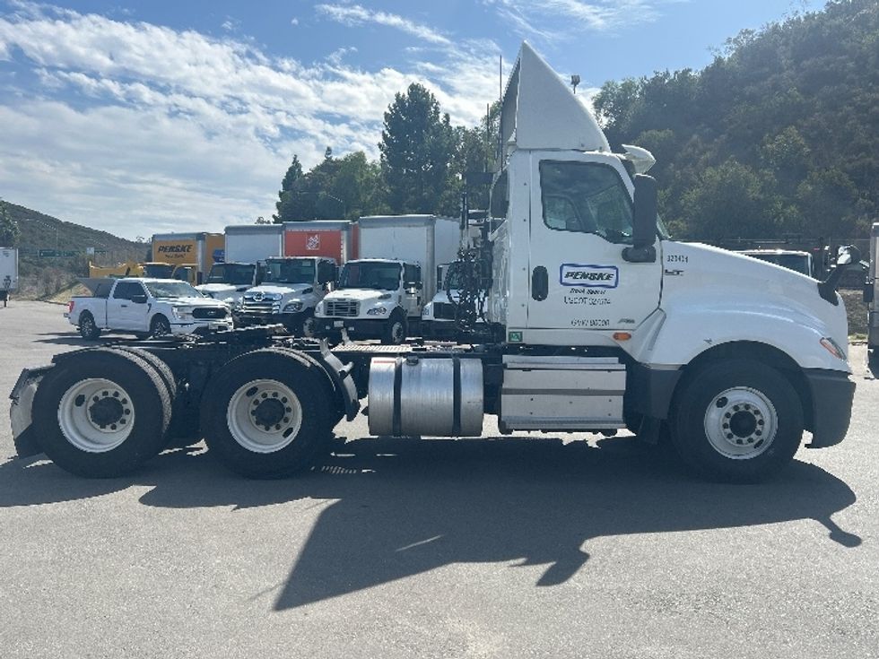 Day Cab Tractor-Heavy Duty Tractors-International-2019-LT625-Fontana-CA-215,520\n\t\tmiles-$ 28,500 - Image 8