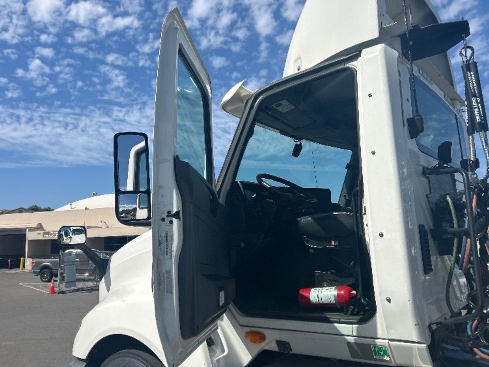 Day Cab Tractor-Heavy Duty Tractors-International-2019-LT625-Fontana-CA-215,520\n\t\tmiles-$ 28,500 - Image 9