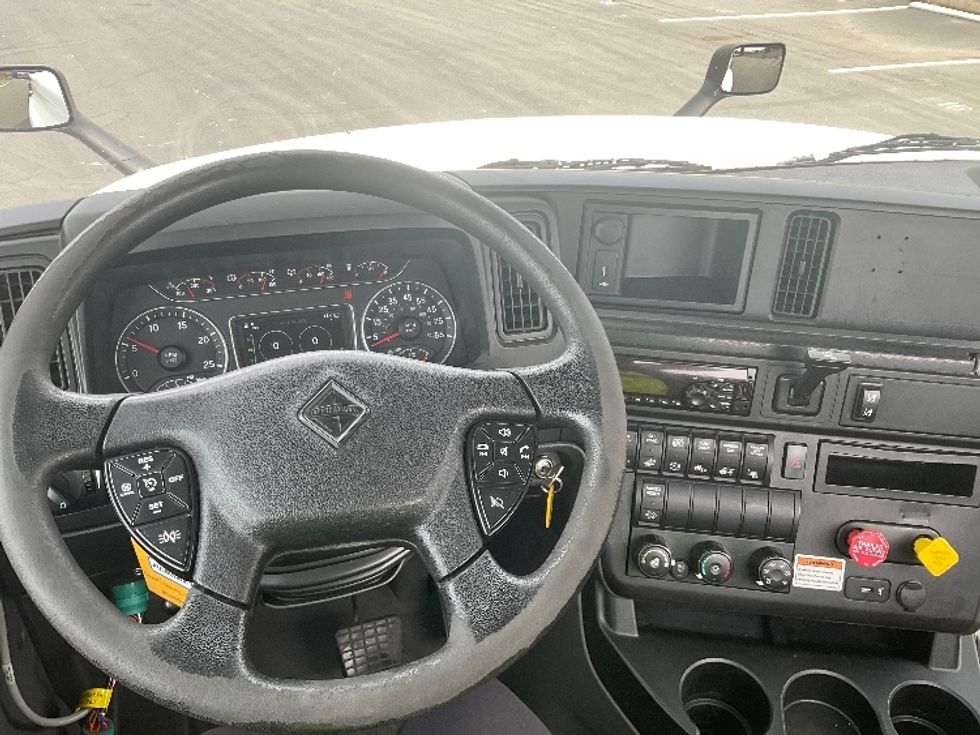 Day Cab Tractor-Heavy Duty Tractors-International-2019-LT625-Fontana-CA-230,481\n\t\tmiles-$ 27,750 - Image 11