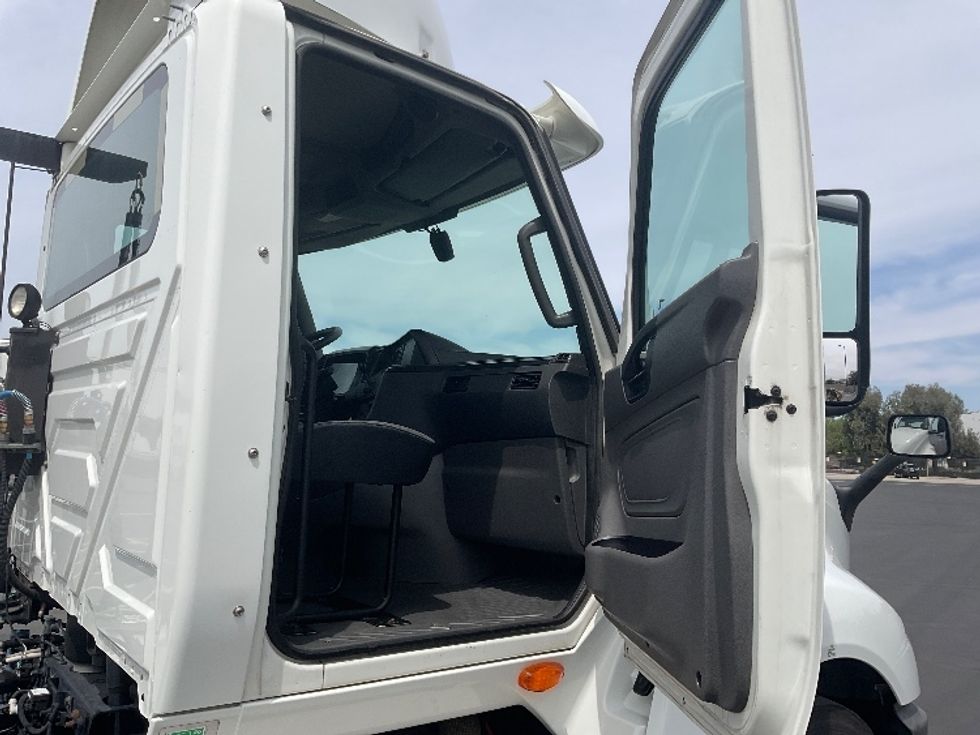 Day Cab Tractor-Heavy Duty Tractors-International-2019-LT625-Fontana-CA-230,481\n\t\tmiles-$ 27,750 - Image 12