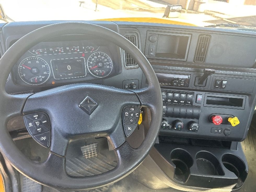 Day Cab Tractor-Heavy Duty Tractors-International-2019-LT625-Fontana-CA-236,482\n\t\tmiles-$ 24,750 - Image 11