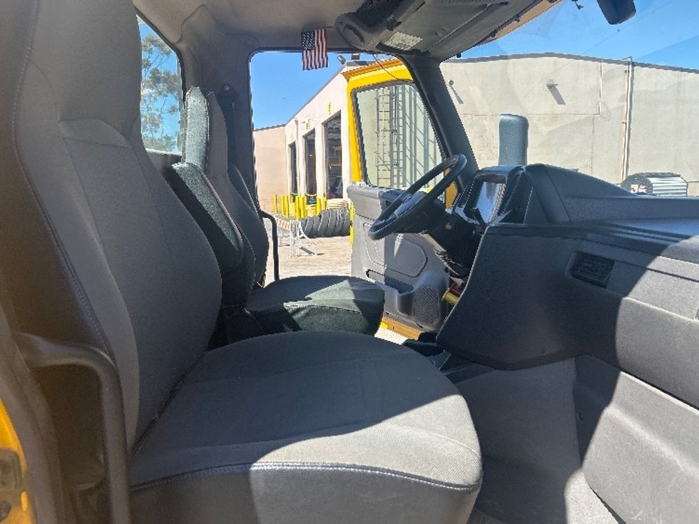 Day Cab Tractor-Heavy Duty Tractors-International-2019-LT625-Fontana-CA-236,482\n\t\tmiles-$ 24,750 - Image 14