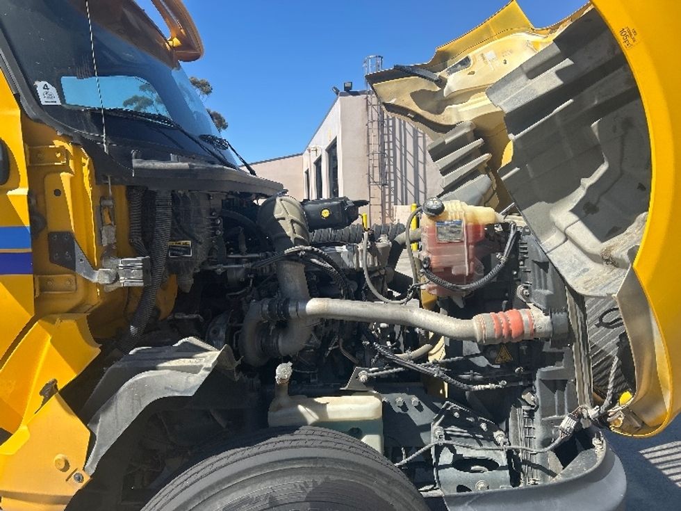 Day Cab Tractor-Heavy Duty Tractors-International-2019-LT625-Fontana-CA-236,482\n\t\tmiles-$ 24,750 - Image 15