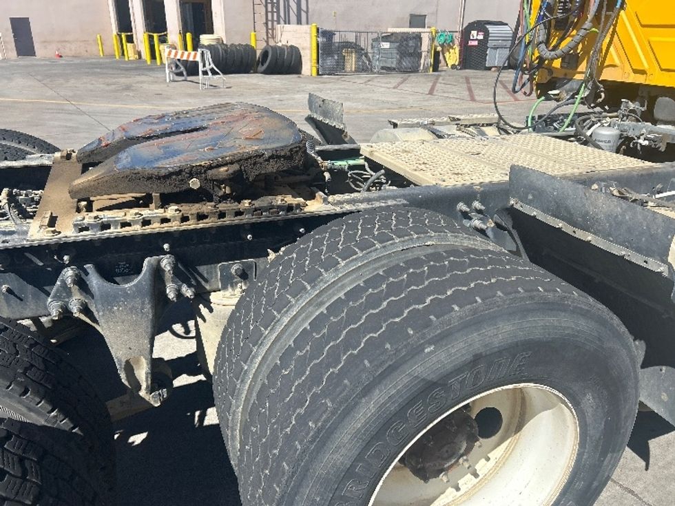 Day Cab Tractor-Heavy Duty Tractors-International-2019-LT625-Fontana-CA-236,482\n\t\tmiles-$ 24,750 - Image 18