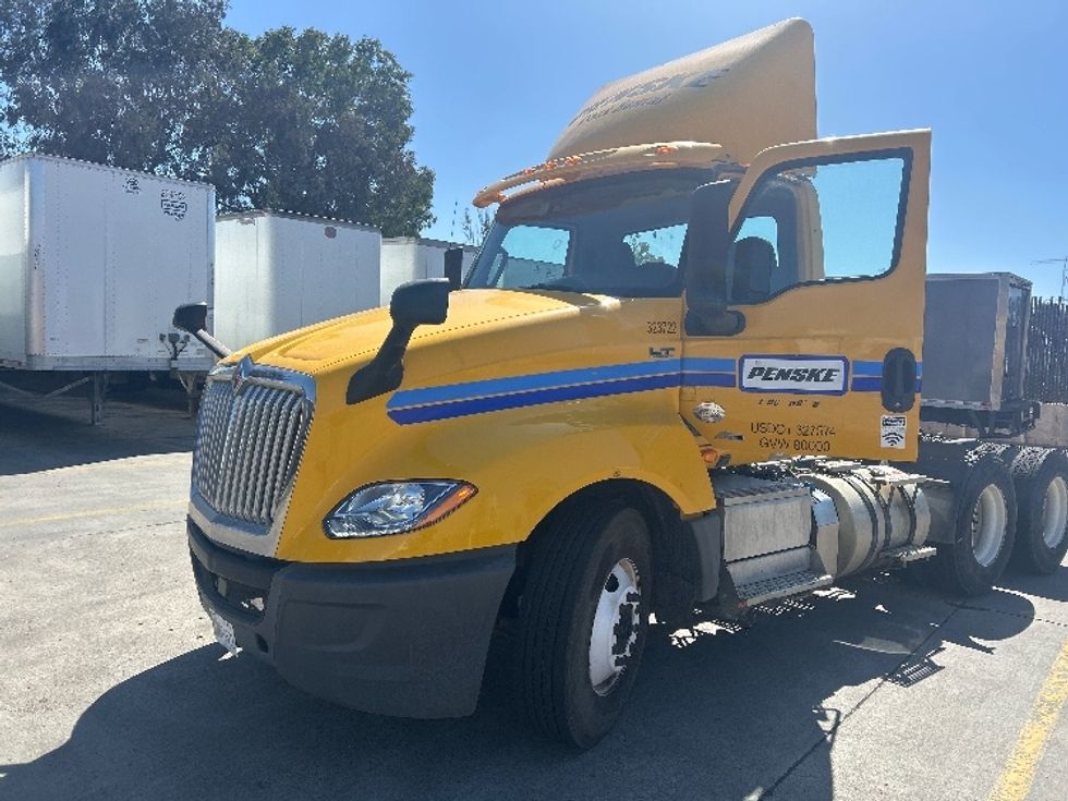 Day Cab Tractor-Heavy Duty Tractors-International-2019-LT625-Fontana-CA-236,482\n\t\tmiles-$ 24,750 - Image 3