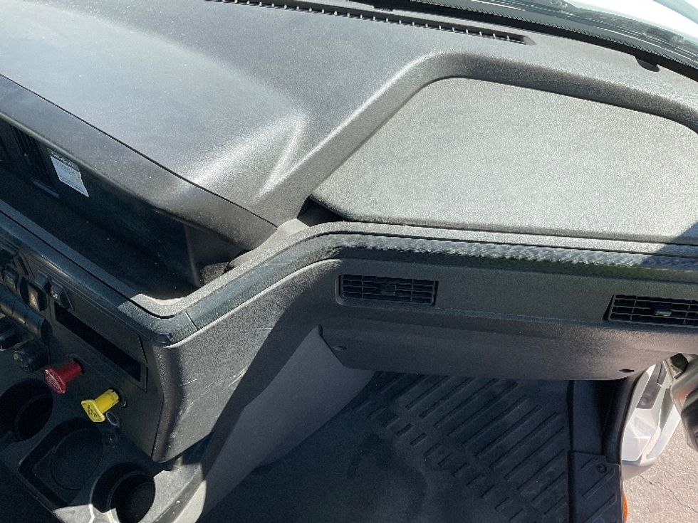 Day Cab Tractor-Heavy Duty Tractors-International-2019-LT625-Fontana-CA-237,458\n\t\tmiles-$ 36,000 - Image 13