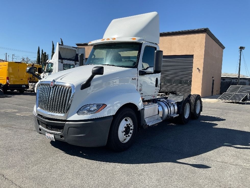 Day Cab Tractor-Heavy Duty Tractors-International-2019-LT625-Fontana-CA-237,458\n\t\tmiles-$ 36,000 - Image 3