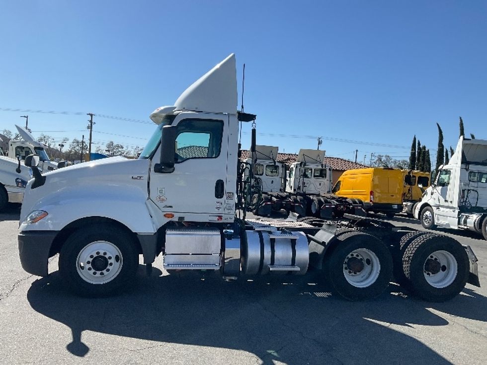 Day Cab Tractor-Heavy Duty Tractors-International-2019-LT625-Fontana-CA-237,458\n\t\tmiles-$ 36,000 - Image 4