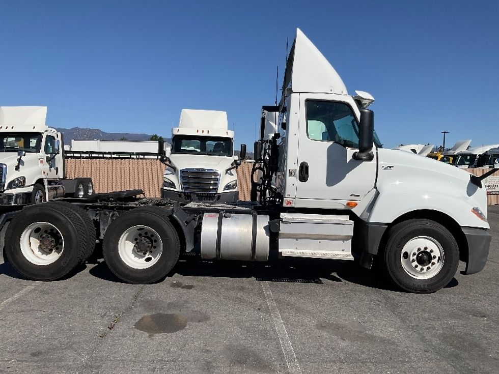 Day Cab Tractor-Heavy Duty Tractors-International-2019-LT625-Fontana-CA-237,458\n\t\tmiles-$ 36,000 - Image 8