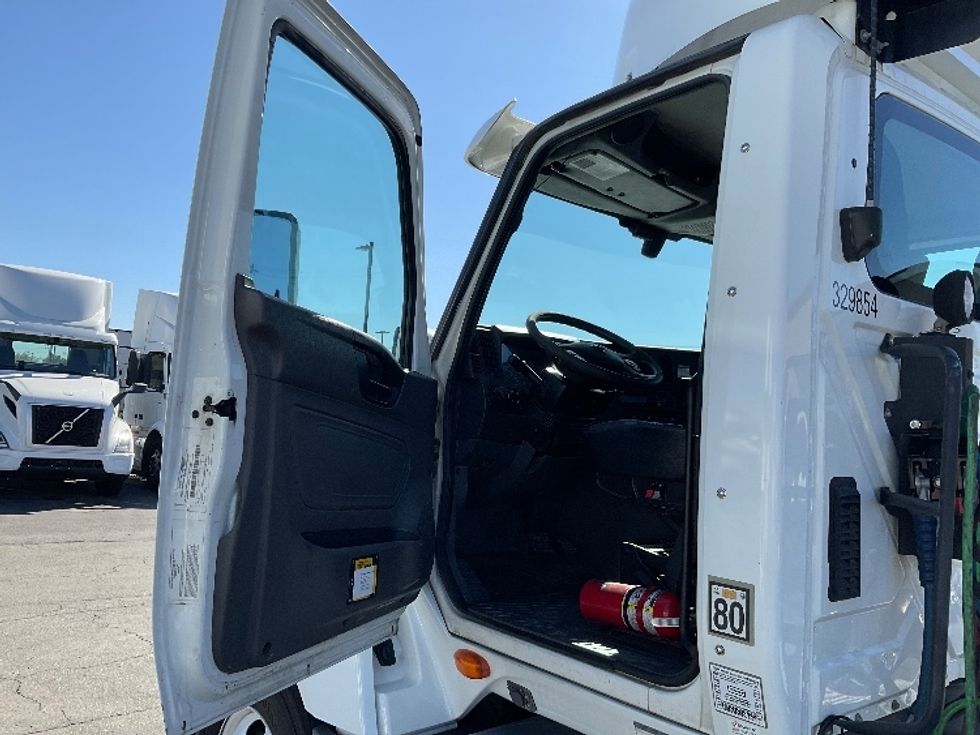 Day Cab Tractor-Heavy Duty Tractors-International-2019-LT625-Fontana-CA-237,458\n\t\tmiles-$ 36,000 - Image 9